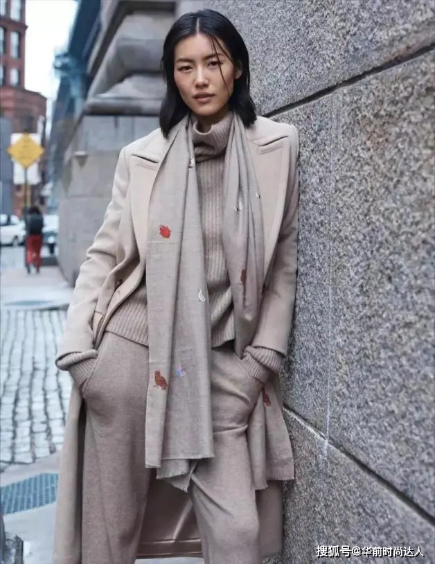 黑色 秋冬穿衣没有亮点?试试“同色系”搭配法则，高级优雅很有范