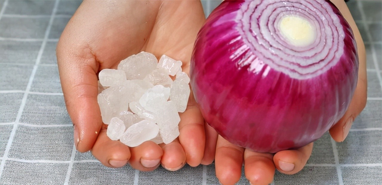 教大家冰糖泡洋葱的做法,补气益血,美颜又健康,喜欢试试吧_作用_紫皮