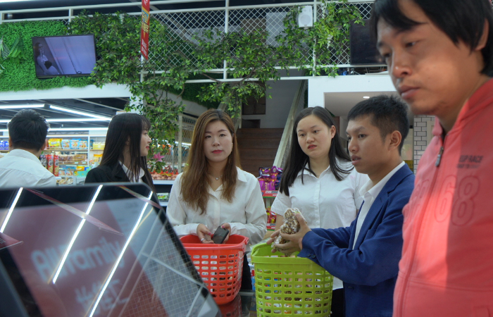 地区|怡佳仁零食店增加客流量有妙招