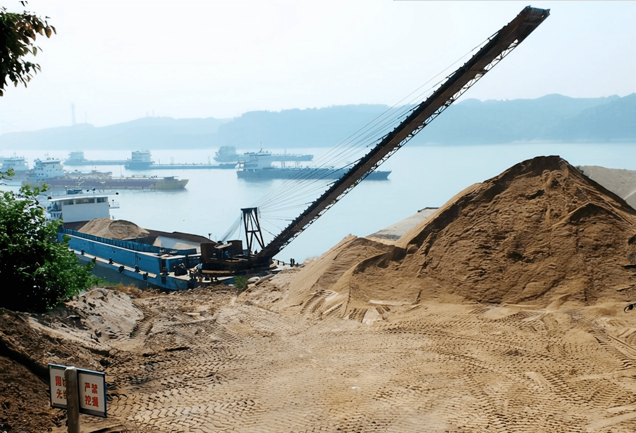 为什么宁愿在长江非法采砂,也不愿开采黄河?_砂石_沙石_我国