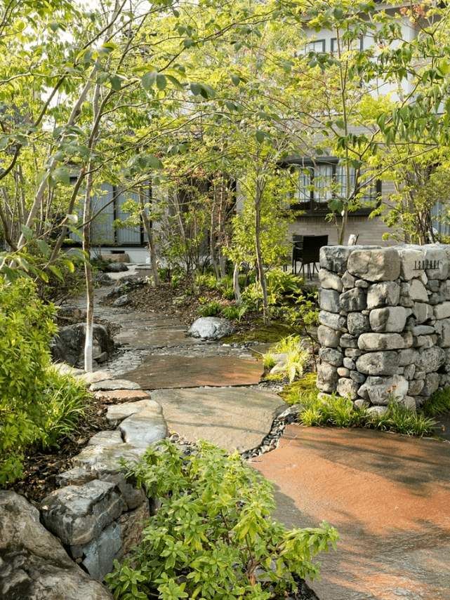 剑源共挤木日式自然风杂木庭院