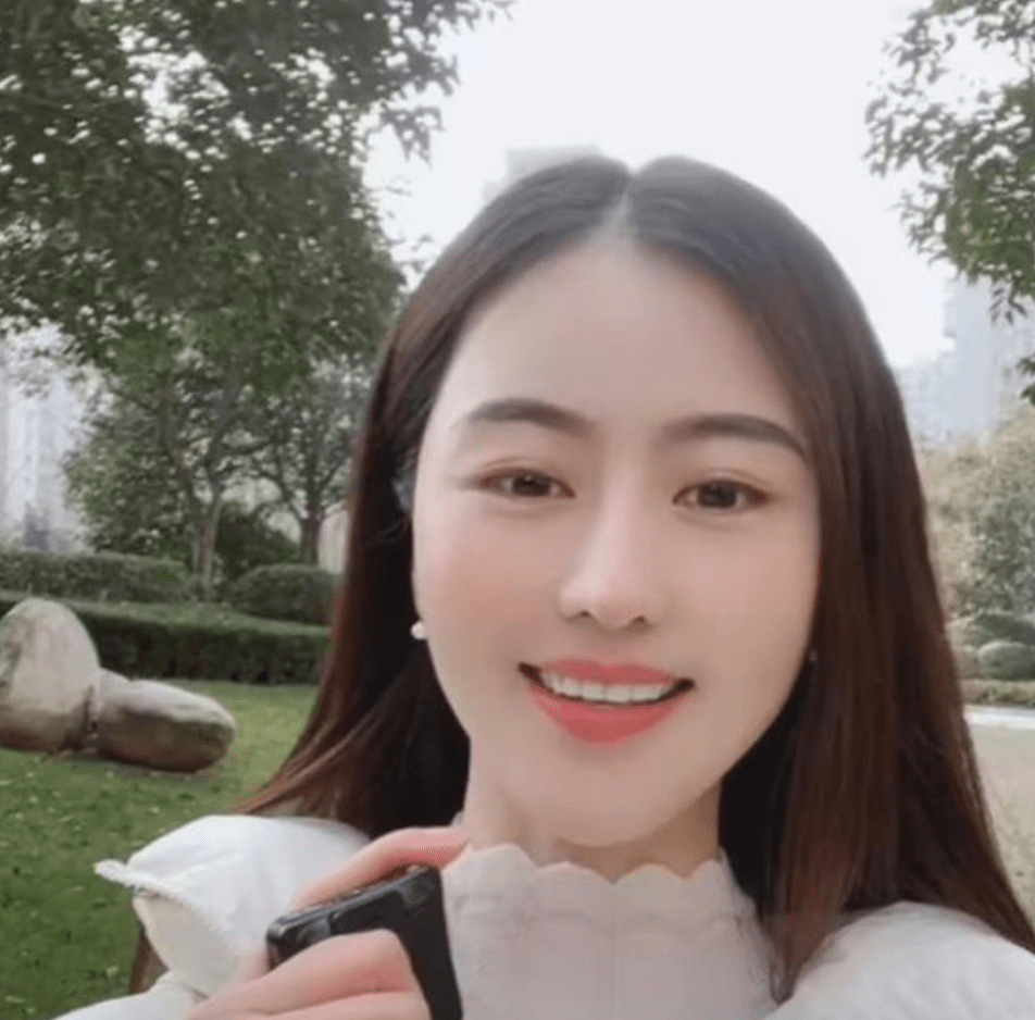 喻恩泰老师,还有大家熟悉的交大博士公式相声创始人李宏烨和郑钰夫妇