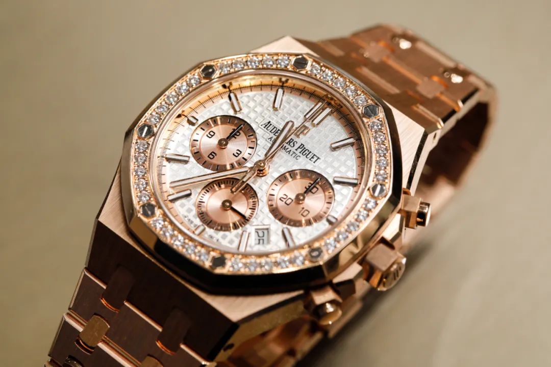 爱彼当高级制表遇上璀璨珠宝，这无敌魅力没人能抵挡！