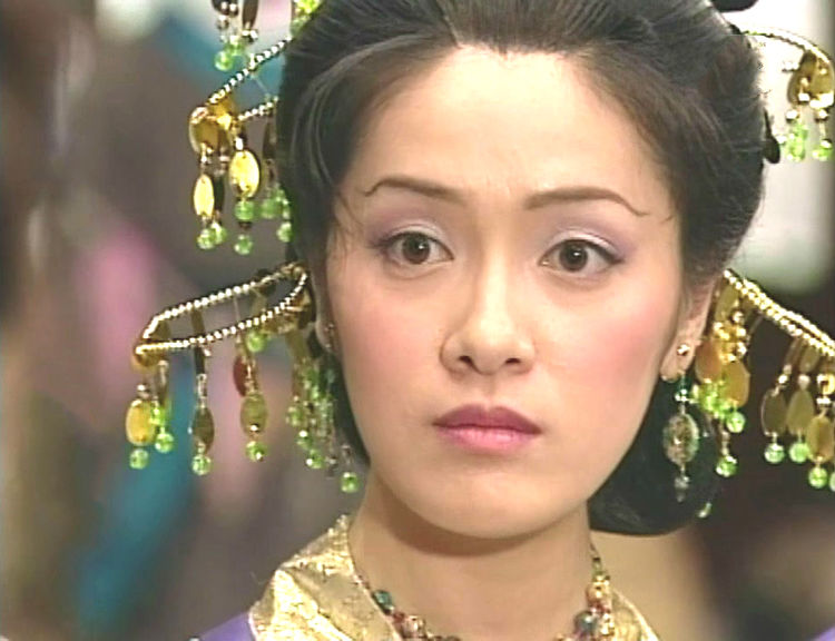 原创《无头东宫》中女主楚楚有三张脸,佘诗曼很清纯,向海岚最优雅