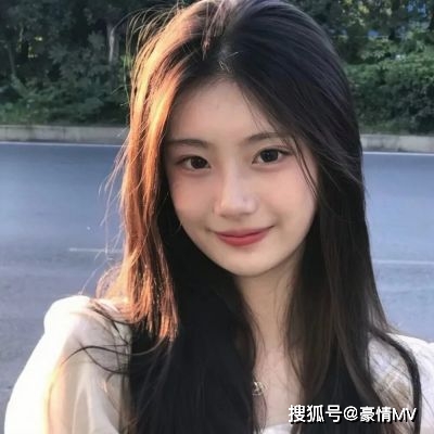 头像很可爱的女生高级头像真人_长发女生意境头像图片