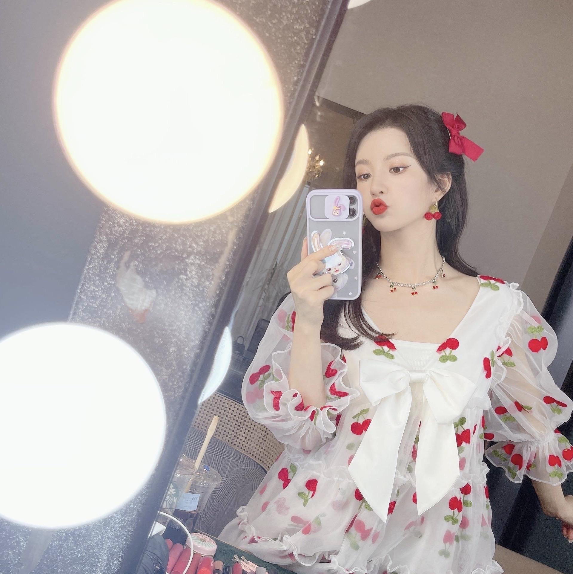 刘些宁mv拍摄花絮抹胸格纹连体裤配双厚底鞋身高1米8