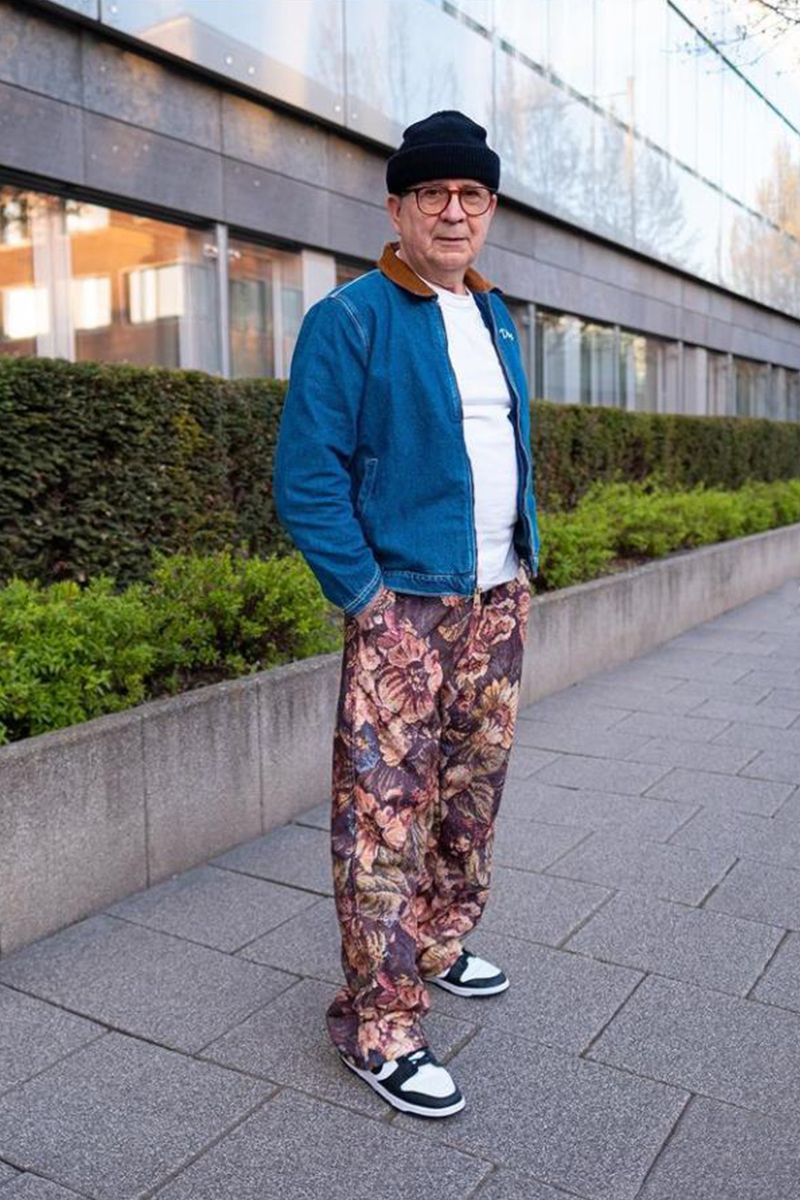 色彩 中年男士，不要局限于黑白灰！这位75岁的大爷，教你穿出活力潮流