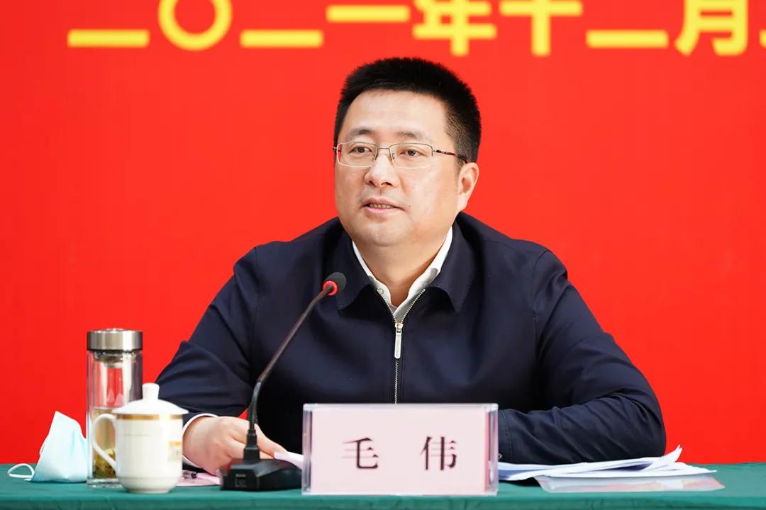 毛伟以区人大代表正式候选人身份与选民见面