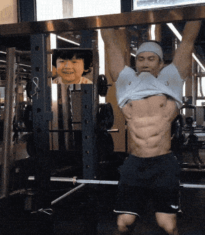 健身|180cm健体冠军拍肌肉写真走红，这肉体太撩了