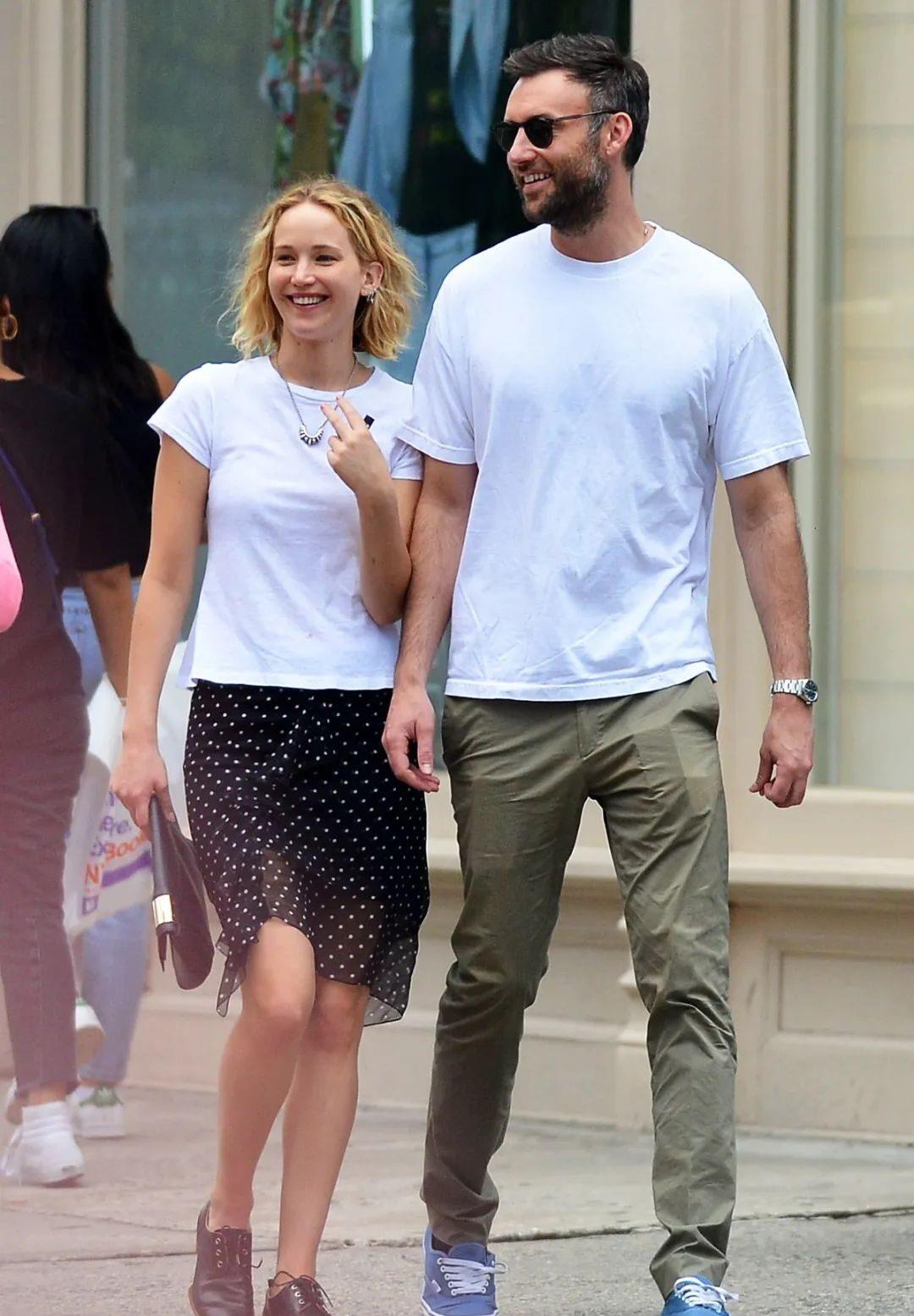 Vanity|五年前她是收入最高的影后,如今和丈夫逛杂货店的她最快乐