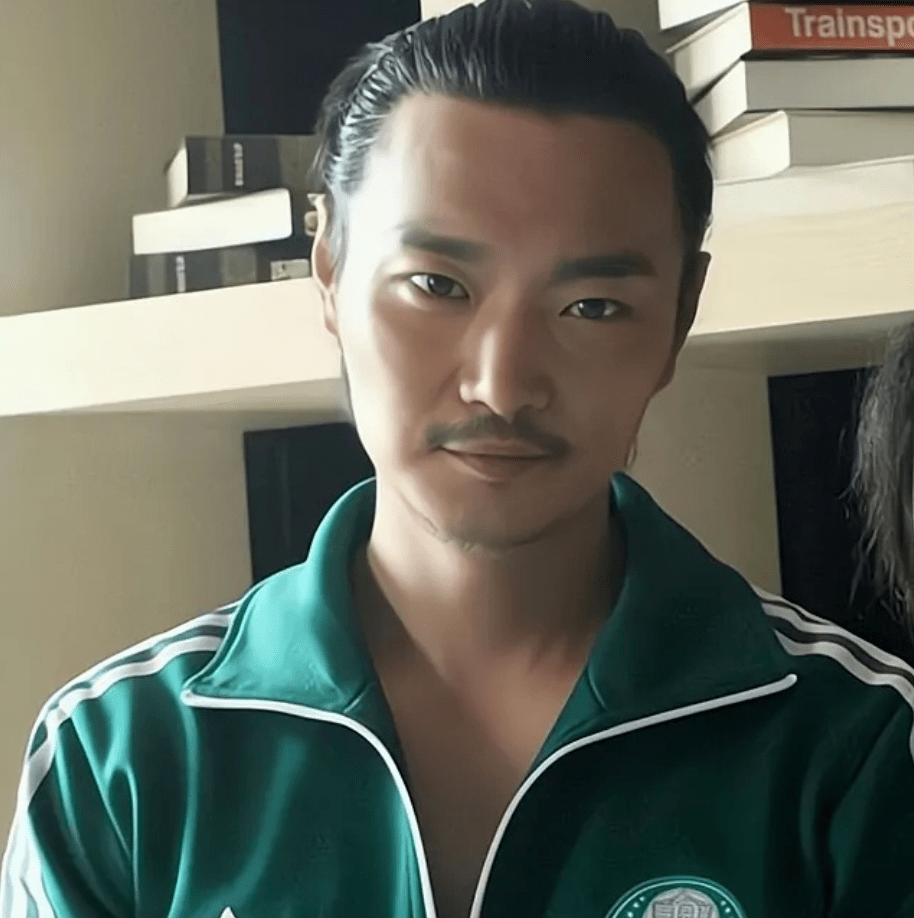 原创"出道即巅峰"的4位艺人,阿杜因抑郁症发福,刀郎遭那英炮轰