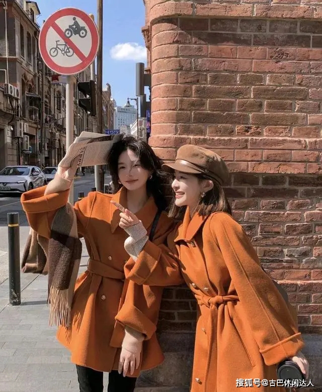 设计 柔美女人穿什么衣服？3招大衣搭配思路，尽显成熟女人味
