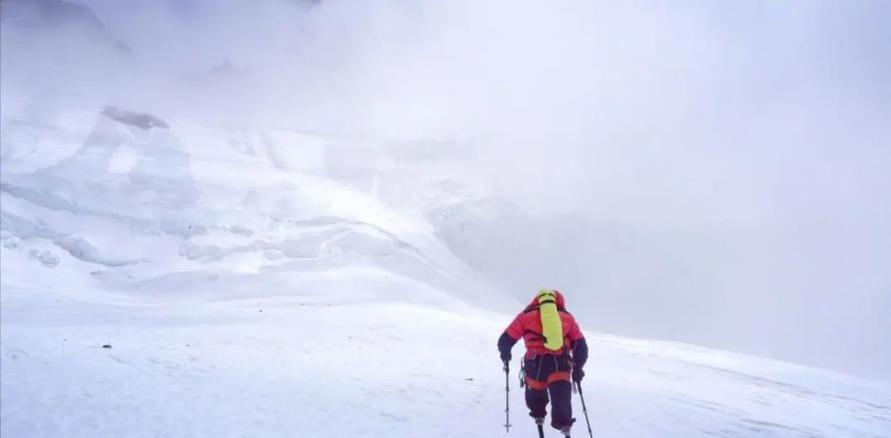 无脚登山家夏伯渝挑战珠峰告诉我们：具有攀登精神的人酷到发光！