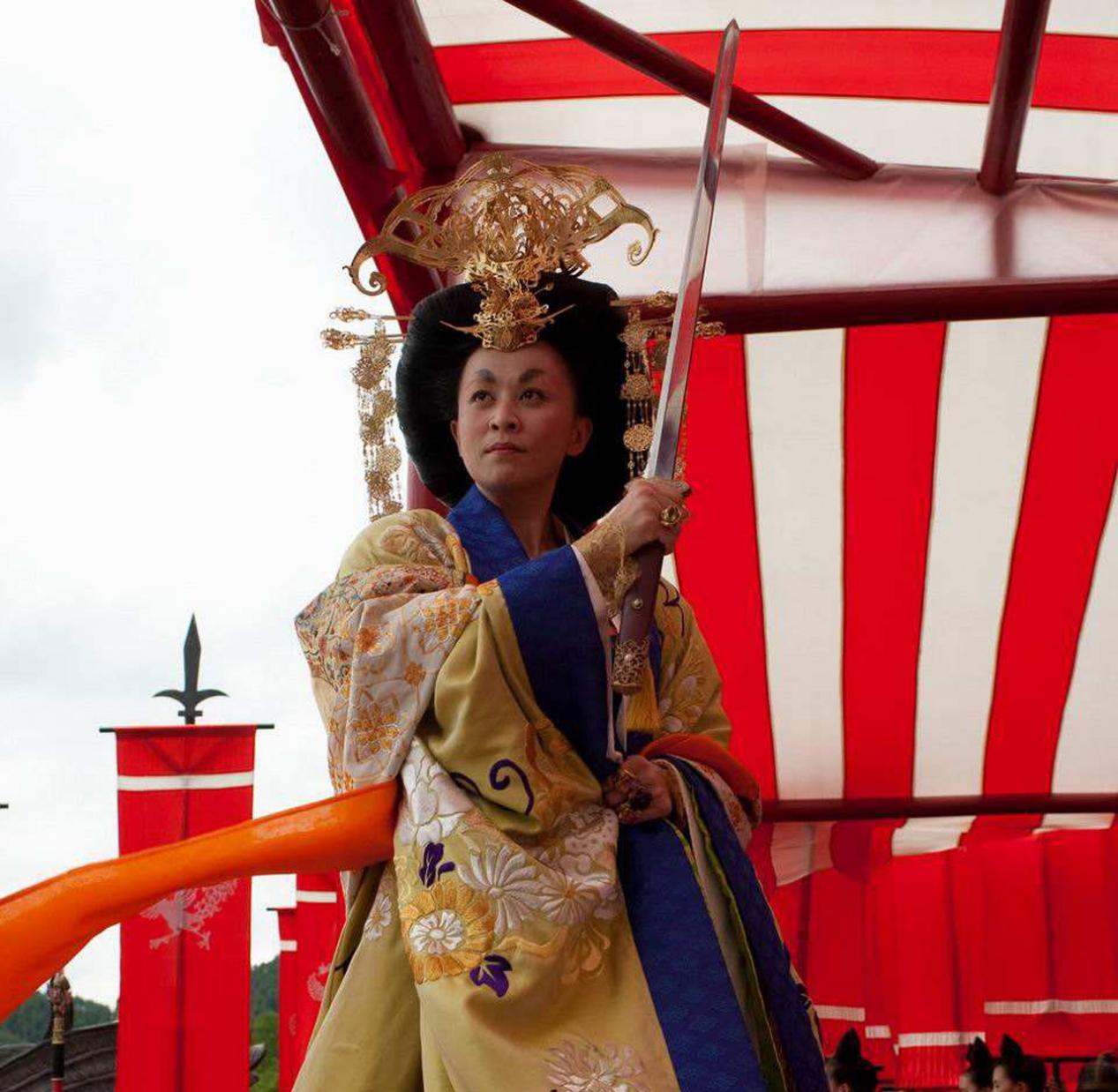 三:孙子和孙女天授年间(公元690年至692年),李贤的长子李光顺被杀.