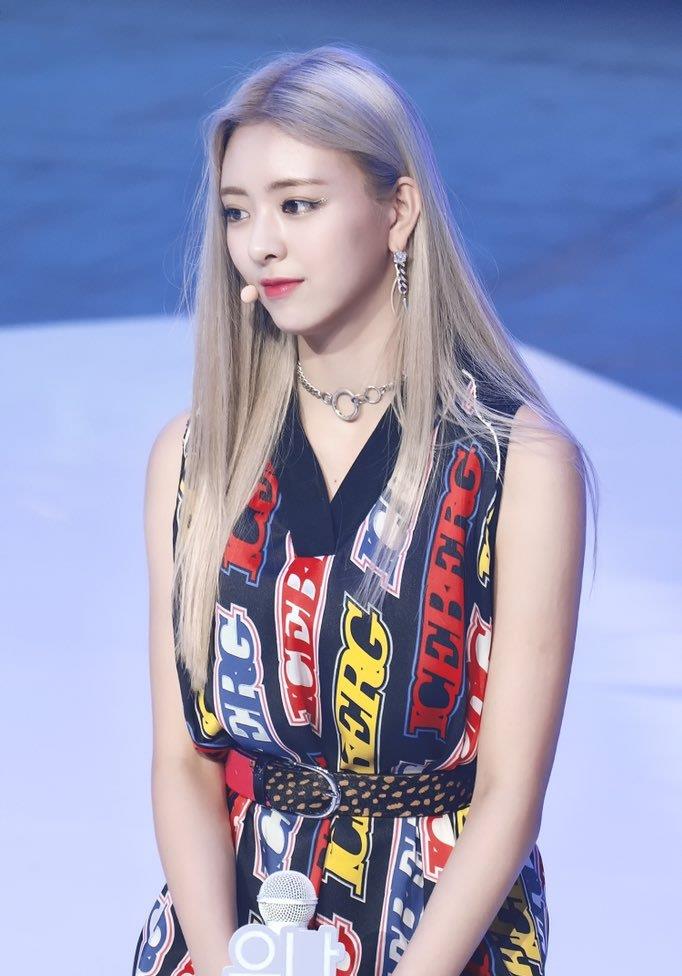 itzy浪费登顶五代top的机会,关键时刻选择转型,失利后又炒冷饭_izone