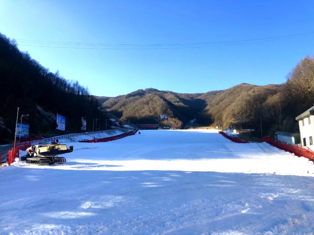 洛阳龙鳞路滑雪场图片