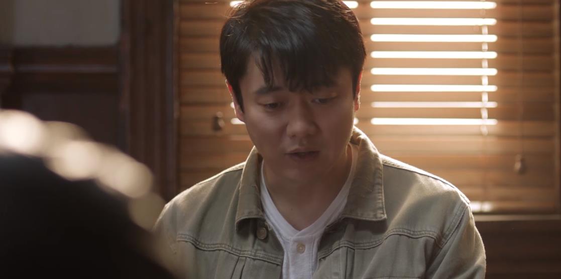 演技|《谁是凶手》首播：赵丽颖眼眶凹陷显疲态，没出场却被嘲演技最差