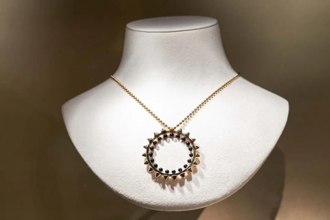 RR · TRENDS | ˫����ײ ��������