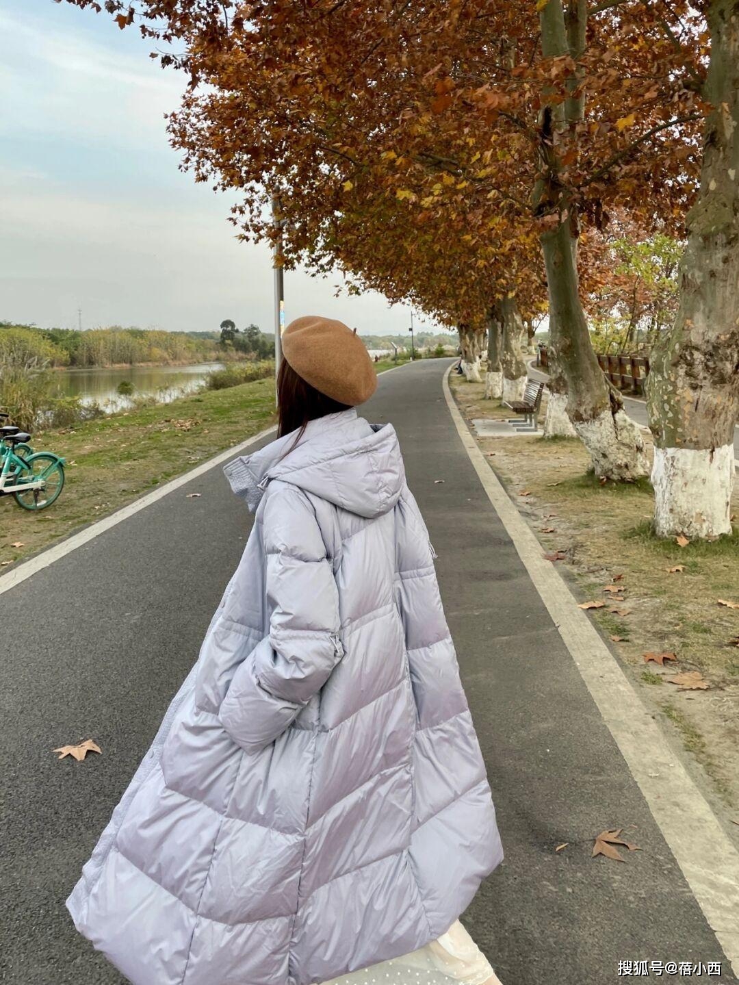 黑色 时髦的女人，一定要有一件适合自己的“羽绒服”，已帮你选好款式