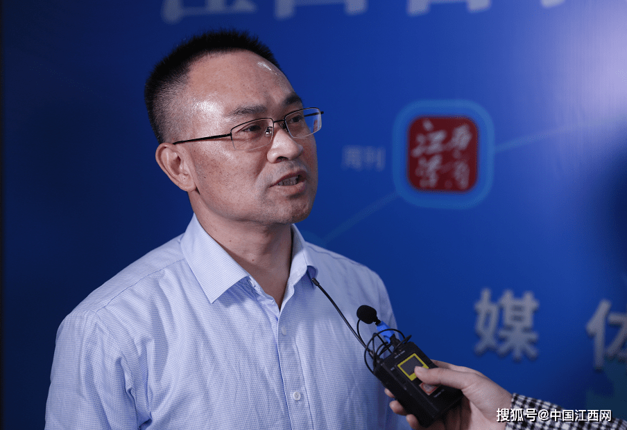 丰城市营商专班负责人曾永万江西省金控集团团委副书记,社会监督员