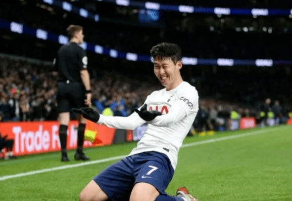 曼聯|足壇刺激一夜：中國留洋第2冠！角球直接破門，連追4球+25分鐘5-0