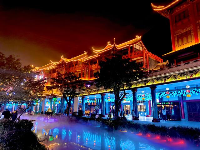 原创四川这条水街火了全长约1500米人流量最高达到5万人