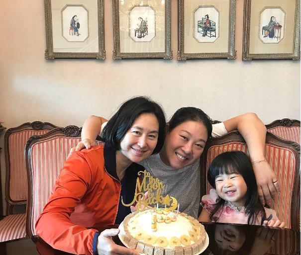 何超琼有亲生子女吗 2a5ca94e0c384c889037b97e1186b2e3.jpeg