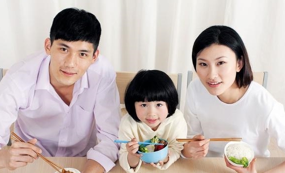 饮食|男孩脾胃衰竭，送医后医生不满：这是当猪喂吗？难怪孩子会出事