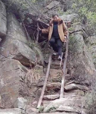 中国“最危险”村庄，建在悬崖之上，出村路只有40厘米宽