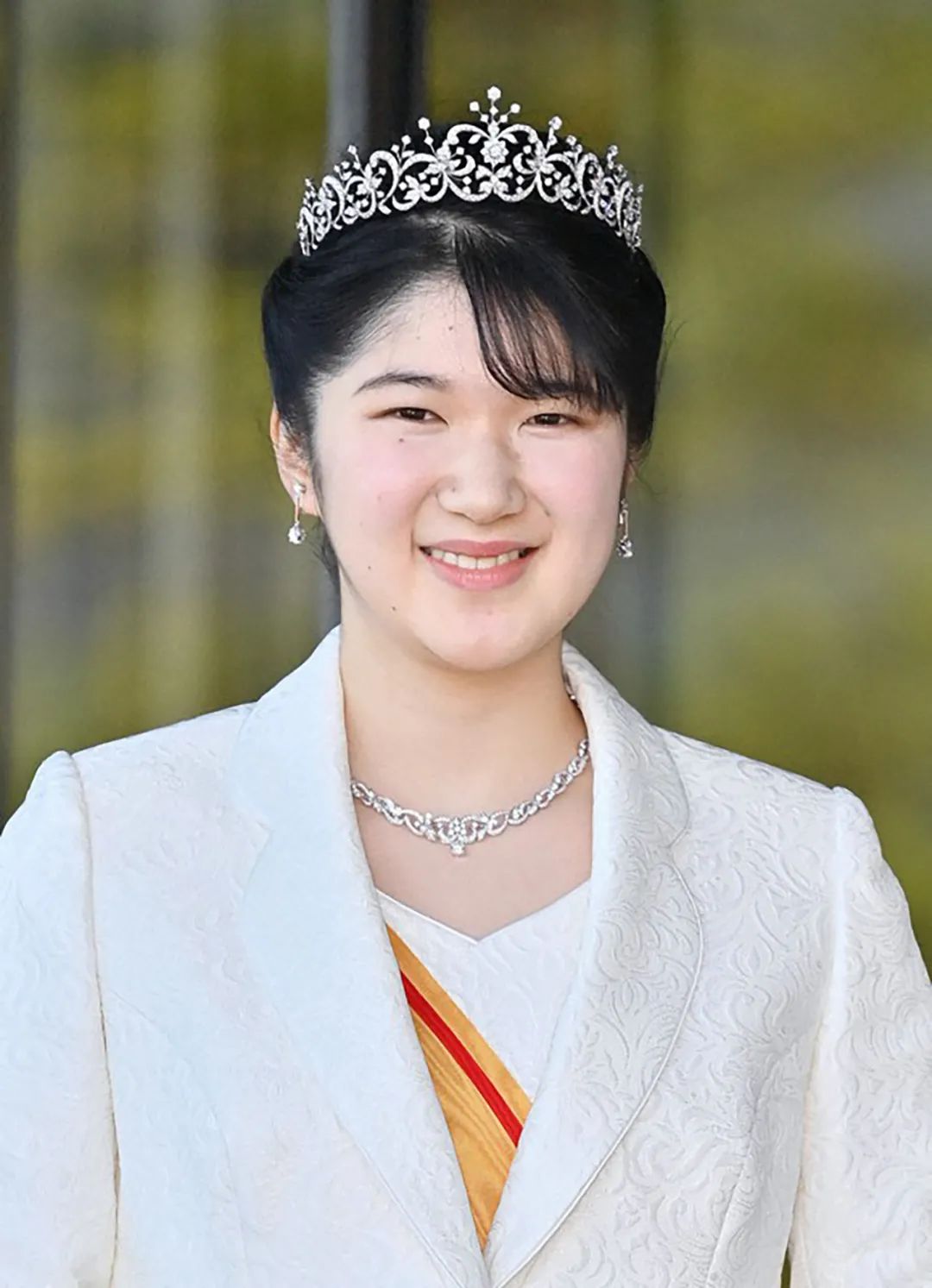 日本爱子公主成人礼好美,真是女大十八变,不负母亲雅子好基因!