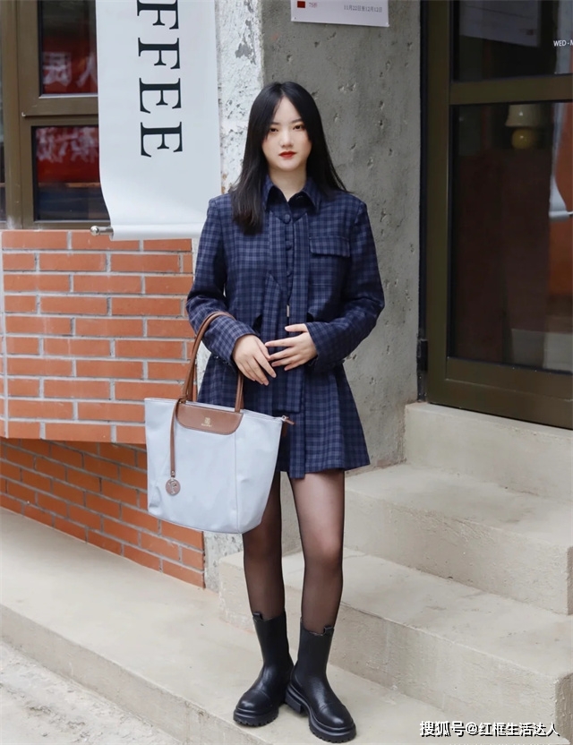 职场 看了“烟管靴”之后，突然明白：火了几年的“马丁靴”到底输在哪