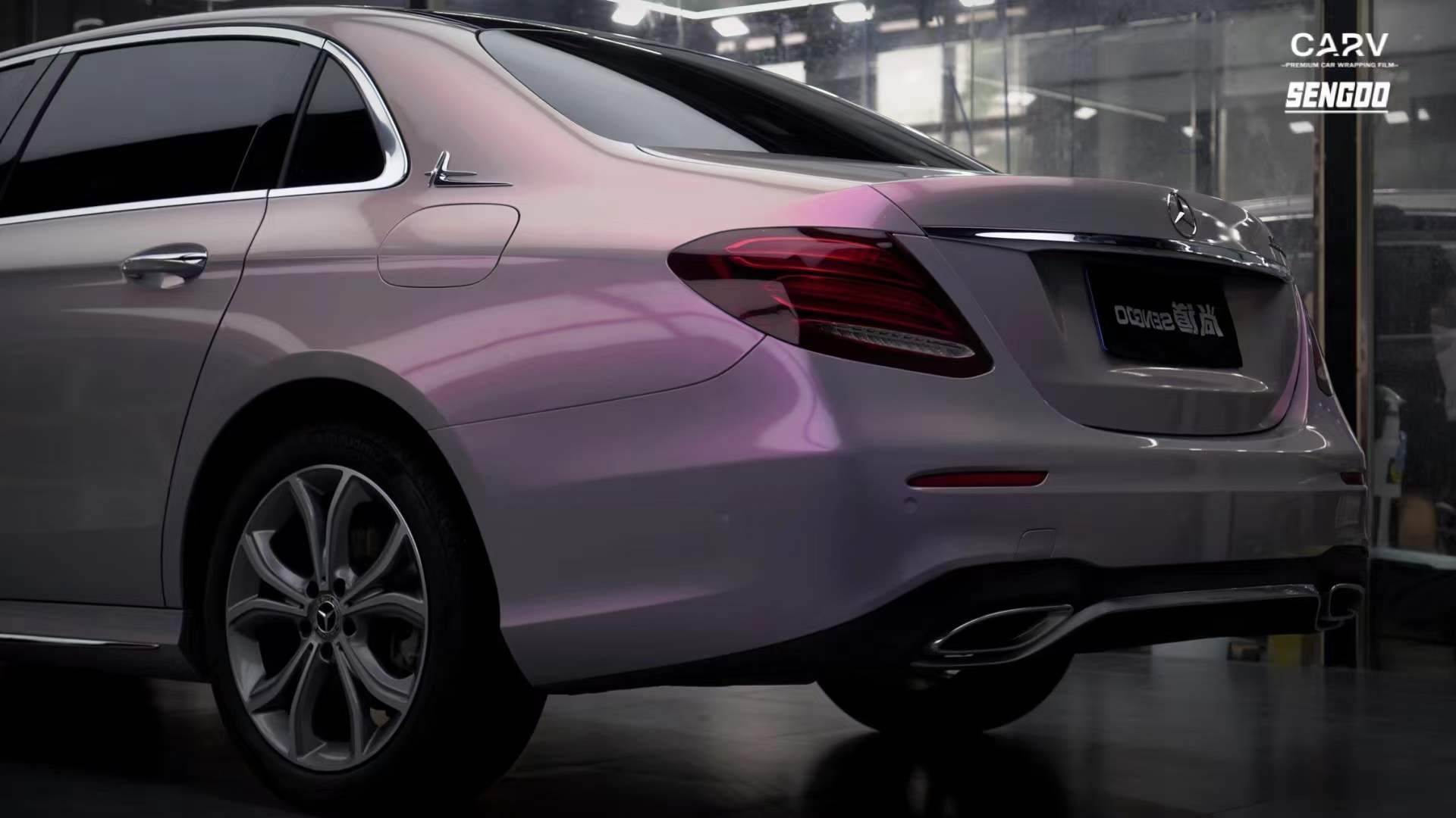 卡孚改色膜奔驰e级改色梦幻火山灰