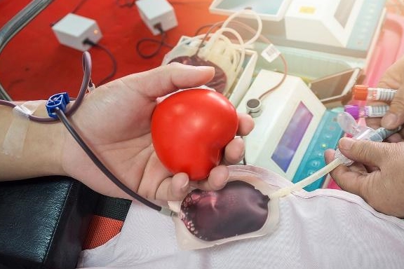 进行|和乙肝病人接触,会不会传染上?做好3点预防乙肝