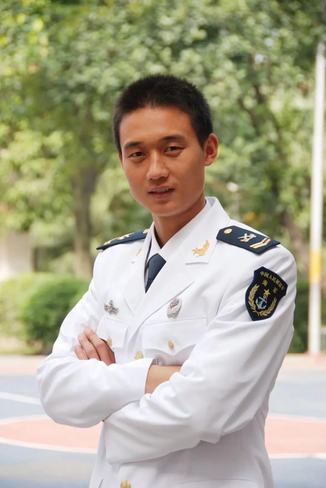 脱下海魂衫,他仍是乘风破浪的勇士_海军南海舰队_志愿_工作