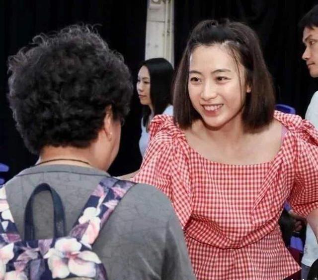王灿前夫杜淳自曝将为妻补办婚礼婚纱会镶7万颗水晶定制需准备一年？