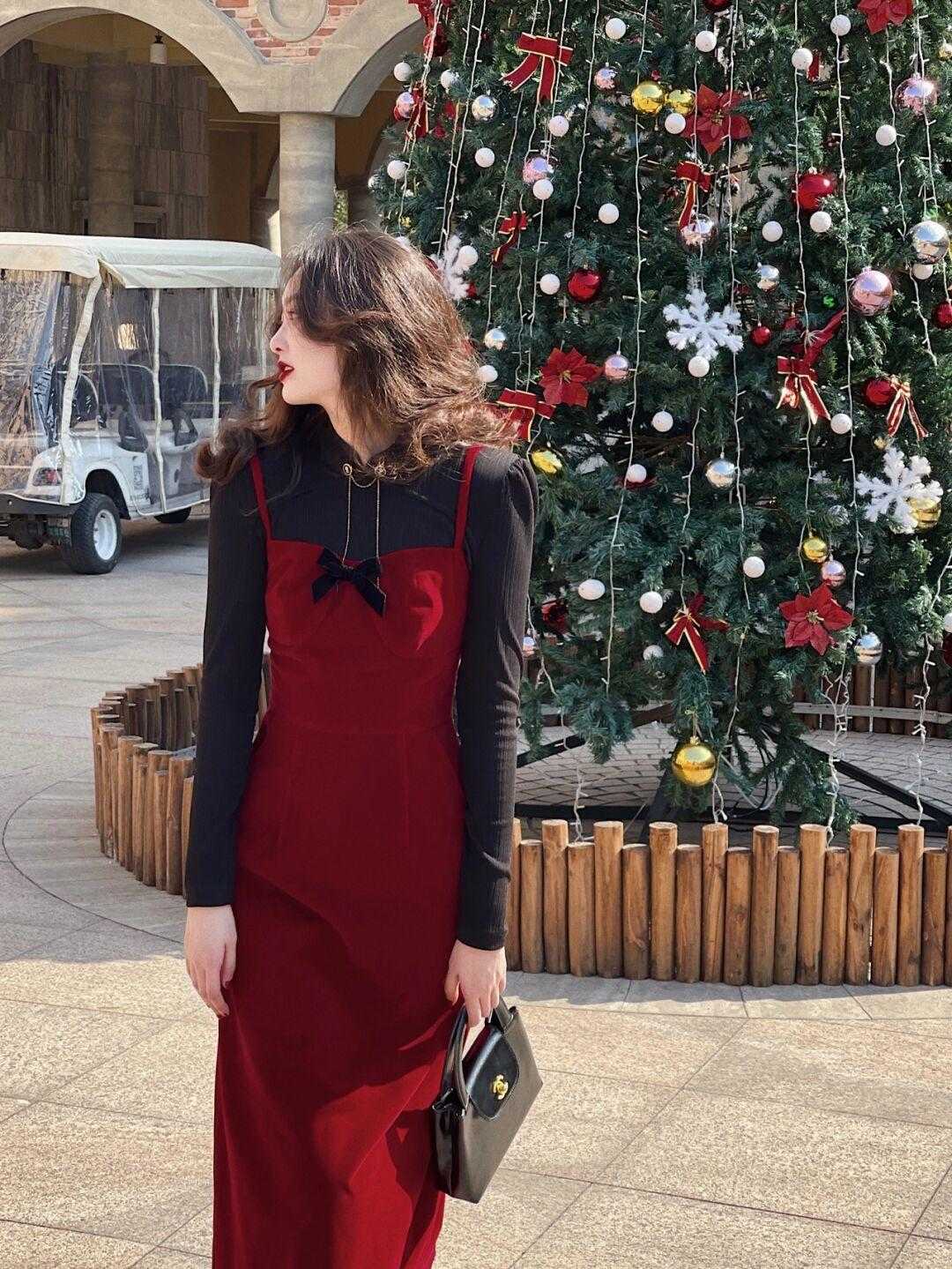 下装 冬天不要只会穿黑白灰，“红色”抢眼高调又显白，时髦又有气场