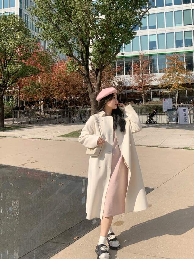 身材 今冬试试“针织连衣裙+大衣”，让你既有风度又有温度，温暖优雅