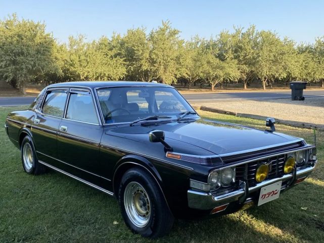 第四代丰田皇冠至今看来依然充满气场