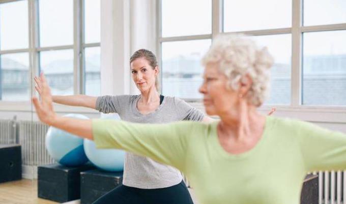 空腹|测血糖扎哪根手指才准确？医生提醒：很多人扎错了，测了也是白搭