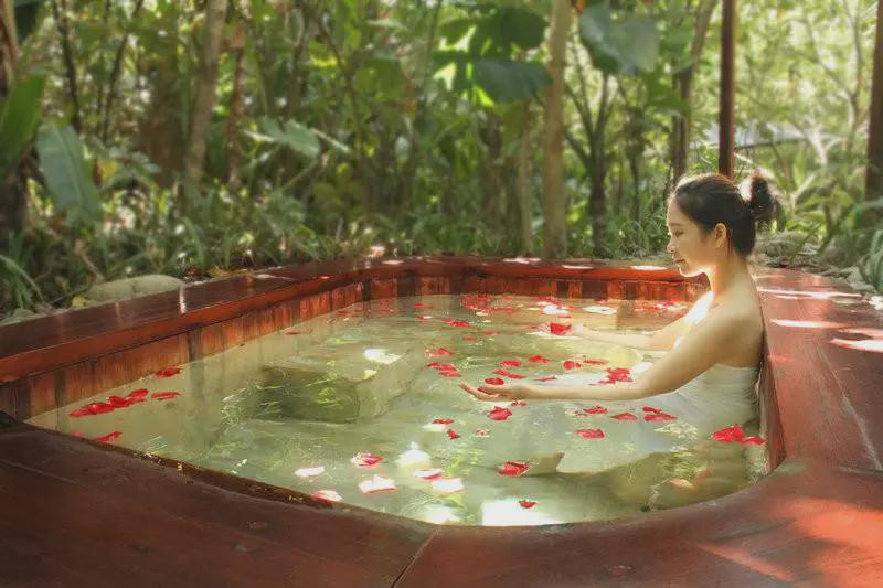 孕妇泡温泉泡澡前的注意事项有哪些成都锦江妇幼产科专家告诉您