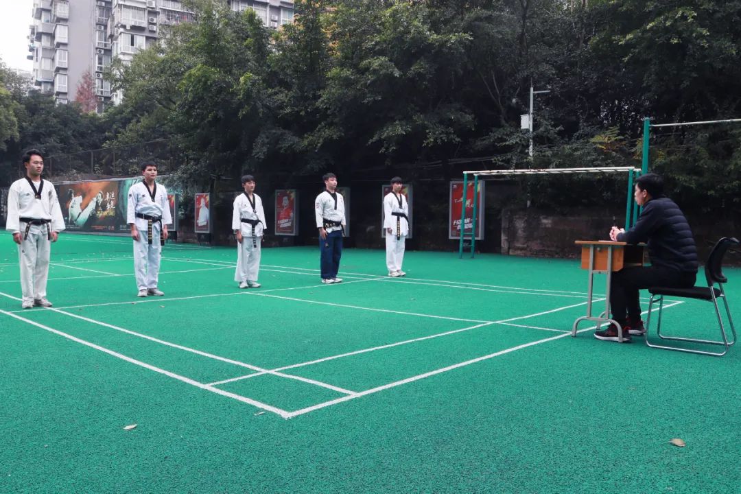 重庆市竞技跆拳道国家二级裁判员培训在踢王决跆拳道冠军