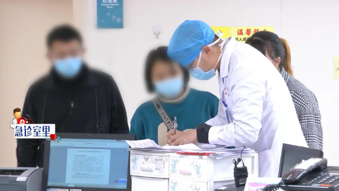 全身|女子高处坠落，全身多处骨折、脏器破裂！扛过最危重阶段，却被困在康复之路…