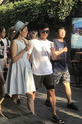 81岁"丑娘"当太奶奶 孙女孕相明显 28岁"嘎子"当爹了_张少华_郭珊珊