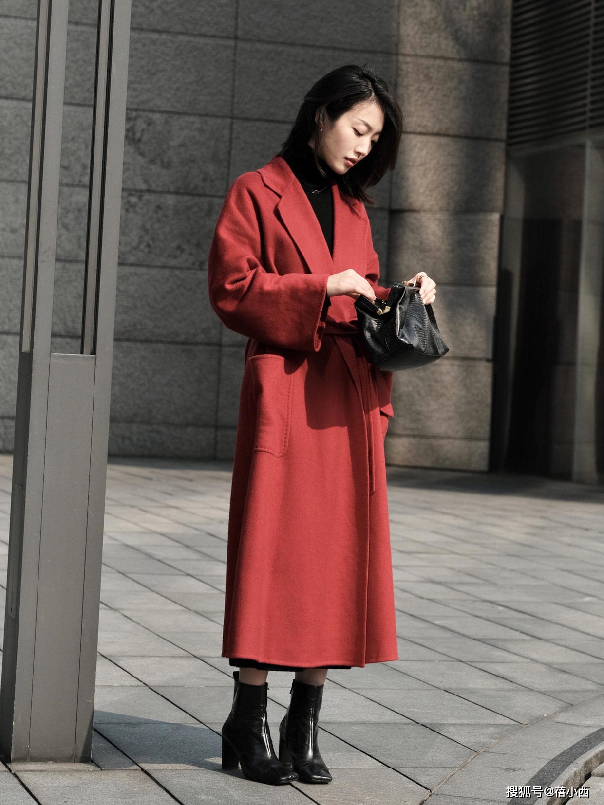 下半身 冬季还是穿“红色大衣”最洋气,配裤子、裙子,比你想象中更高级