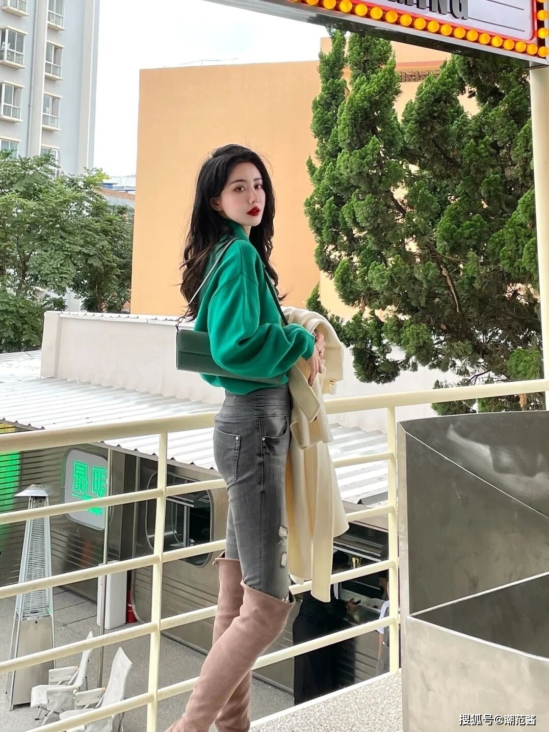 设计 冬季长靴搭配少不了，高挑身材巧妙设计，小小层次感学起来