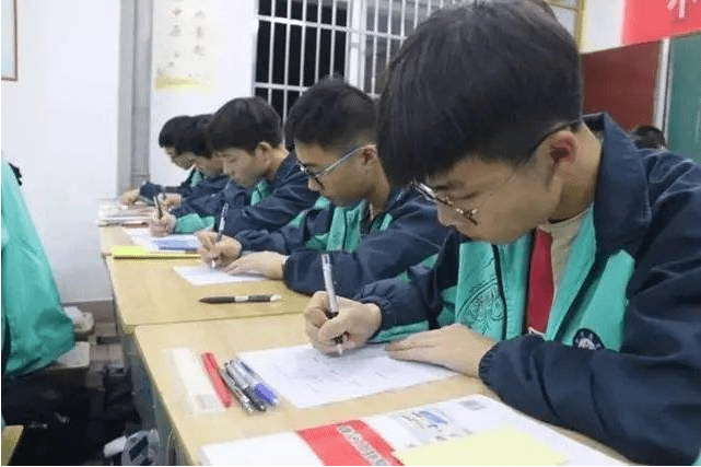 义务教育将有大变动 小学改为4年 高中仅剩2年 官方作出回应 考试频道 中国启蒙教育