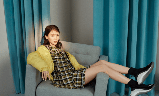 设计 金晨好飒一女的！身穿条纹西装知性干练，利落帅气又有女人味