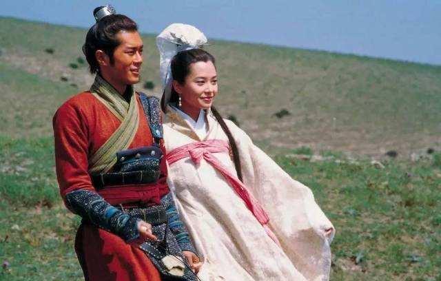 因为|从传奇港姐到“过街老鼠”,郭羡妮如何把大好前途“作没”的?