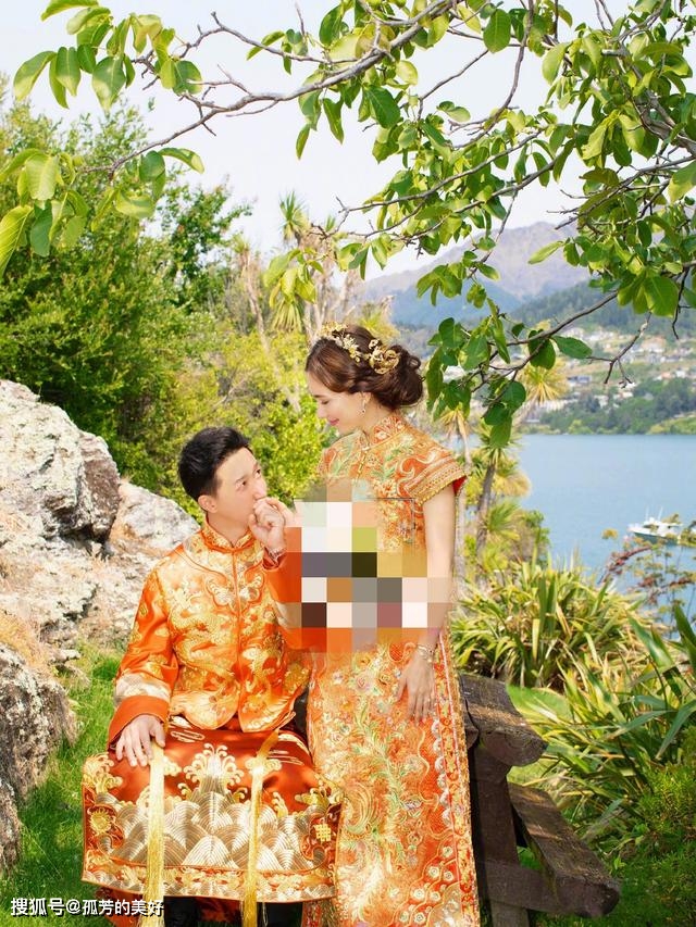 韩庚 卢靖姗伴娘是男生？一身金光中式喜服堪称绝美，却被伴娘团抢风头