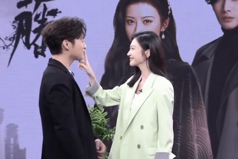 因为|景甜逆袭带火张彬彬，《司藤》超越《暴风眼》，杨幂处境很尴尬